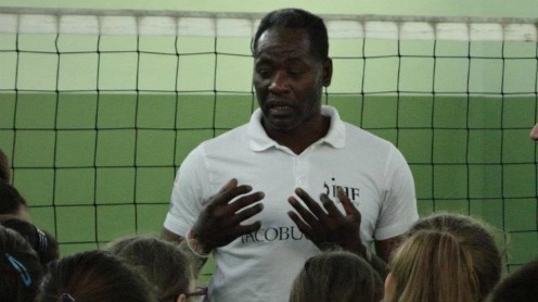 I giovani incontrano il campione cubano di volley Joel Despaigne